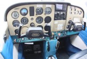 Cessna 172 :: Cessna 172 OE-DTT Cockpit